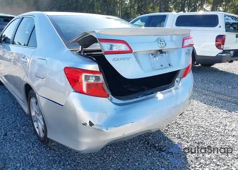 2013 Toyota Camry Se z USA, uszkodzony, nr VIN 4T1BF1FK8DU654700